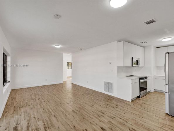 4631 E 8th Ct, Hialeah FL 33013