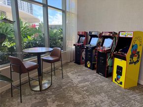 700 NE 24th ST 2402, Miami FL 33137