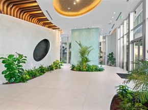 700 NE 24th ST 2402, Miami FL 33137