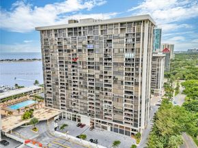 1901 Brickell Ave B1912, Miami FL 33129