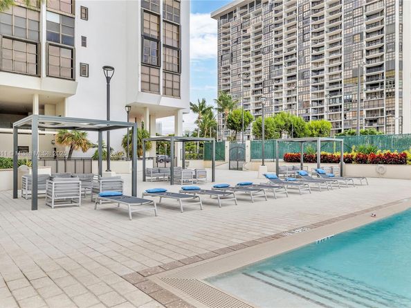 1901 Brickell Ave B1912, Miami FL 33129