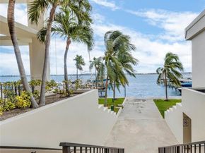 1901 Brickell Ave B1912, Miami FL 33129