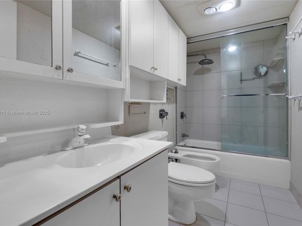 1901 Brickell Ave B1912, Miami FL 33129