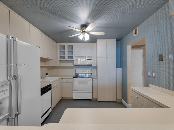 1901 Brickell Ave B1912, Miami FL 33129