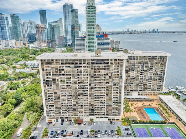 1901 Brickell Ave B1912, Miami FL 33129
