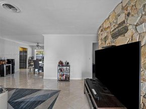 4461 NW 6th St, Plantation FL 33317