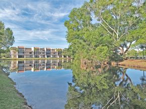 302 Lakeview Dr 105, Weston FL 33326