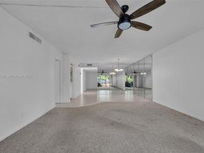 302 Lakeview Dr 105, Weston FL 33326