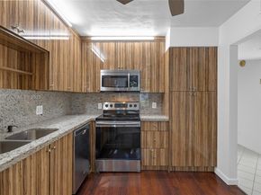 302 Lakeview Dr 105, Weston FL 33326