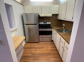 381 Fanshaw J 381, Boca Raton FL 33434