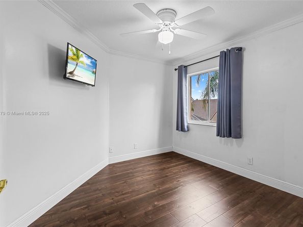 19313 NW 11th St, Pembroke Pines FL 33029