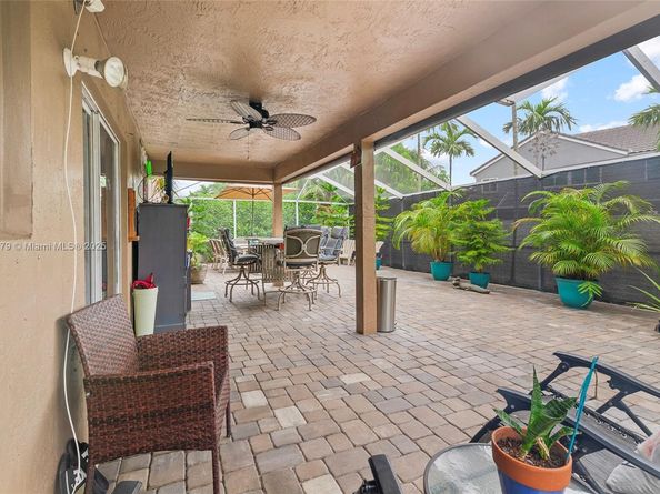 19313 NW 11th St, Pembroke Pines FL 33029