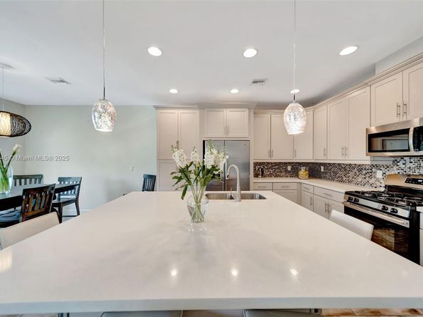 12512 NW 32nd Mnr, Sunrise FL 33323