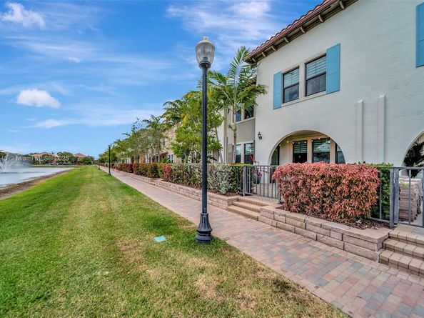 12512 NW 32nd Mnr, Sunrise FL 33323