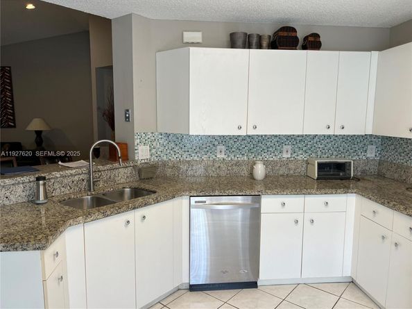 1653 Zenith Way, Weston FL 33327