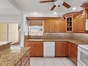 8713 SW 137th Ave 8713, Miami FL 33183