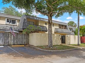 8713 SW 137th Ave 8713, Miami FL 33183