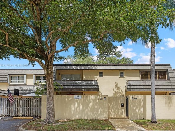 8713 SW 137th Ave 8713, Miami FL 33183