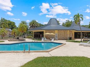 8713 SW 137th Ave 8713, Miami FL 33183