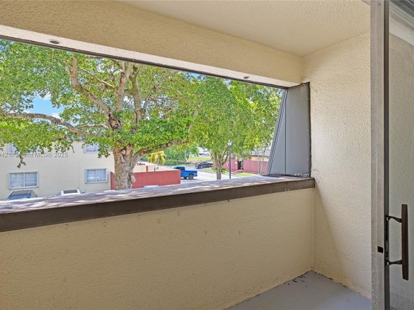 8713 SW 137th Ave 8713, Miami FL 33183