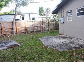 3451 NW 1st St, Lauderhill FL 33311