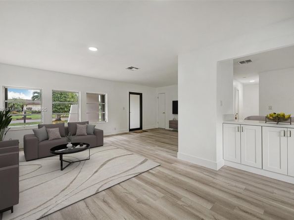 7464 SW 128th Ct, Miami FL 33183