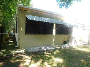 424 NE 72nd St, Miami FL 33138