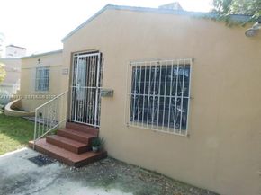 424 NE 72nd St, Miami FL 33138