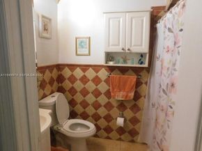 424 NE 72nd St, Miami FL 33138