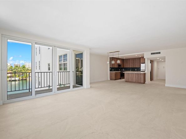 9341 E Bay Harbor Dr 4C, Bay Harbor Islands FL 33154