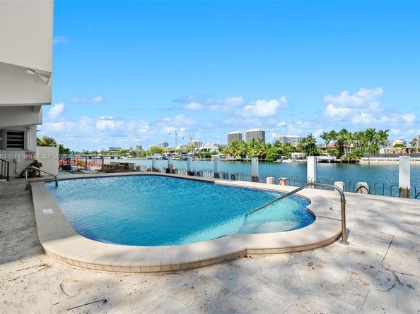 9341 E Bay Harbor Dr 4C, Bay Harbor Islands FL 33154
