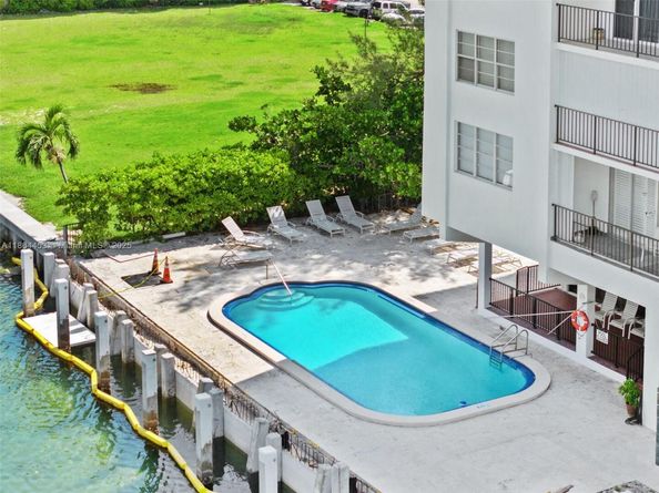 9341 E Bay Harbor Dr 4C, Bay Harbor Islands FL 33154