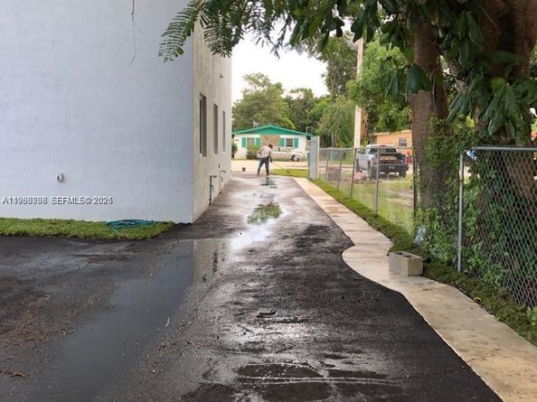 10231 SW 176th St, Miami FL 33157