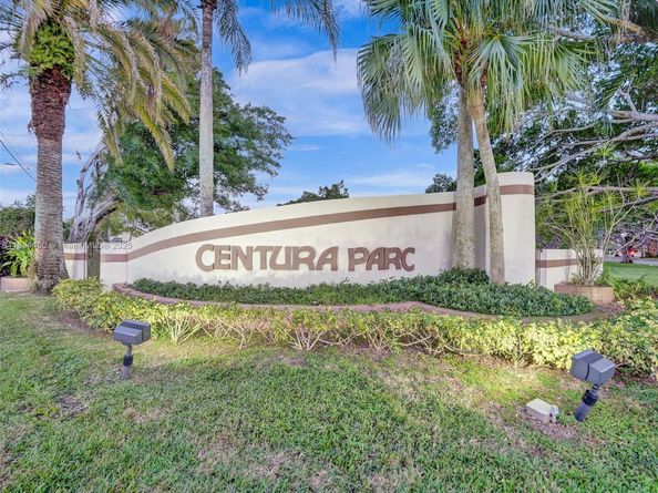 2349 NW 34th Ave, Coconut Creek FL 33066