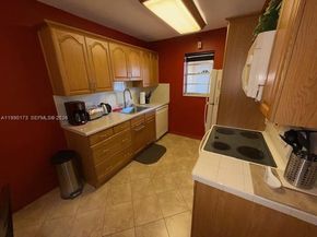 421 NE 1st St 219, Hallandale Beach FL 33009