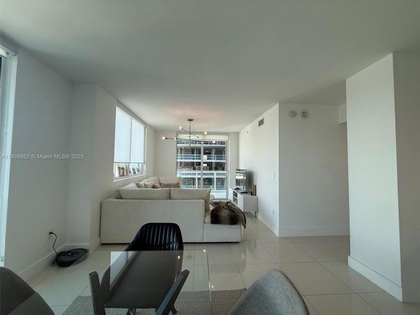 244 Biscayne Blvd 3708, Miami FL 33132