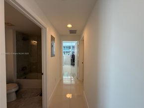 244 Biscayne Blvd 3708, Miami FL 33132