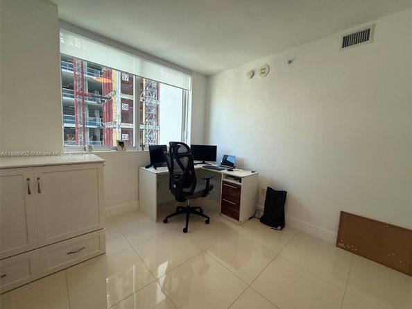 244 Biscayne Blvd 3708, Miami FL 33132
