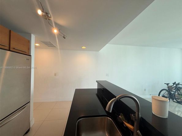 244 Biscayne Blvd 3708, Miami FL 33132