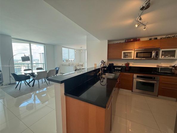 244 Biscayne Blvd 3708, Miami FL 33132