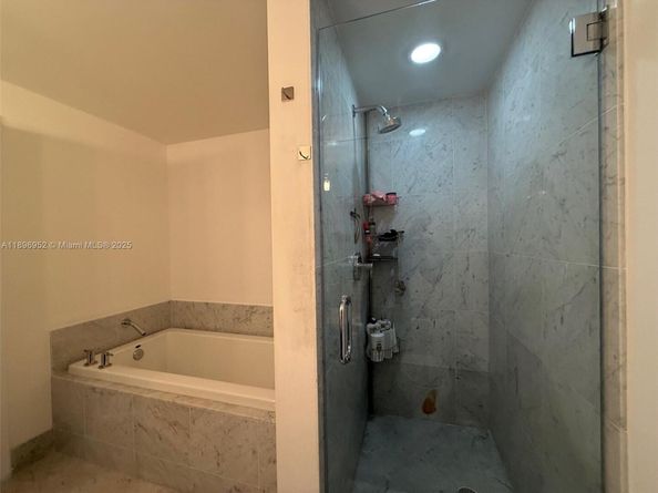 244 Biscayne Blvd 3708, Miami FL 33132