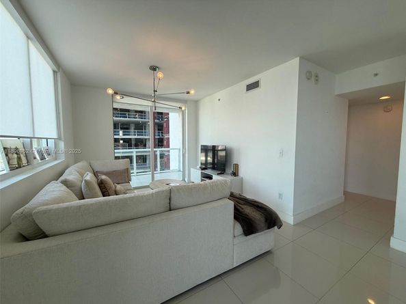 244 Biscayne Blvd 3708, Miami FL 33132