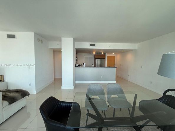 244 Biscayne Blvd 3708, Miami FL 33132