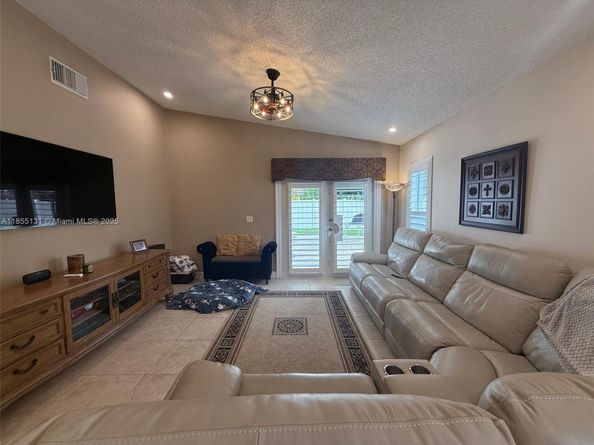 16363 SW 11th St, Pembroke Pines FL 33027