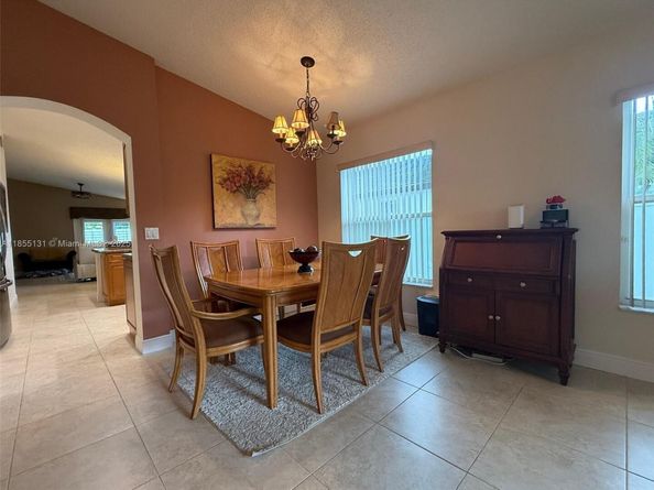 16363 SW 11th St, Pembroke Pines FL 33027