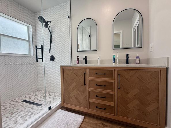 16363 SW 11th St, Pembroke Pines FL 33027