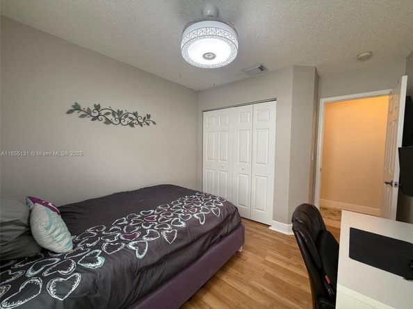 16363 SW 11th St, Pembroke Pines FL 33027