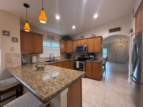 16363 SW 11th St, Pembroke Pines FL 33027