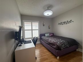 16363 SW 11th St, Pembroke Pines FL 33027