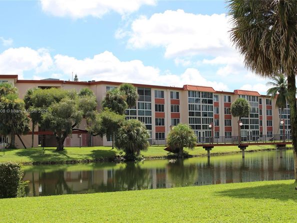 1080 Del Lago Cir 202, Sunrise FL 33313